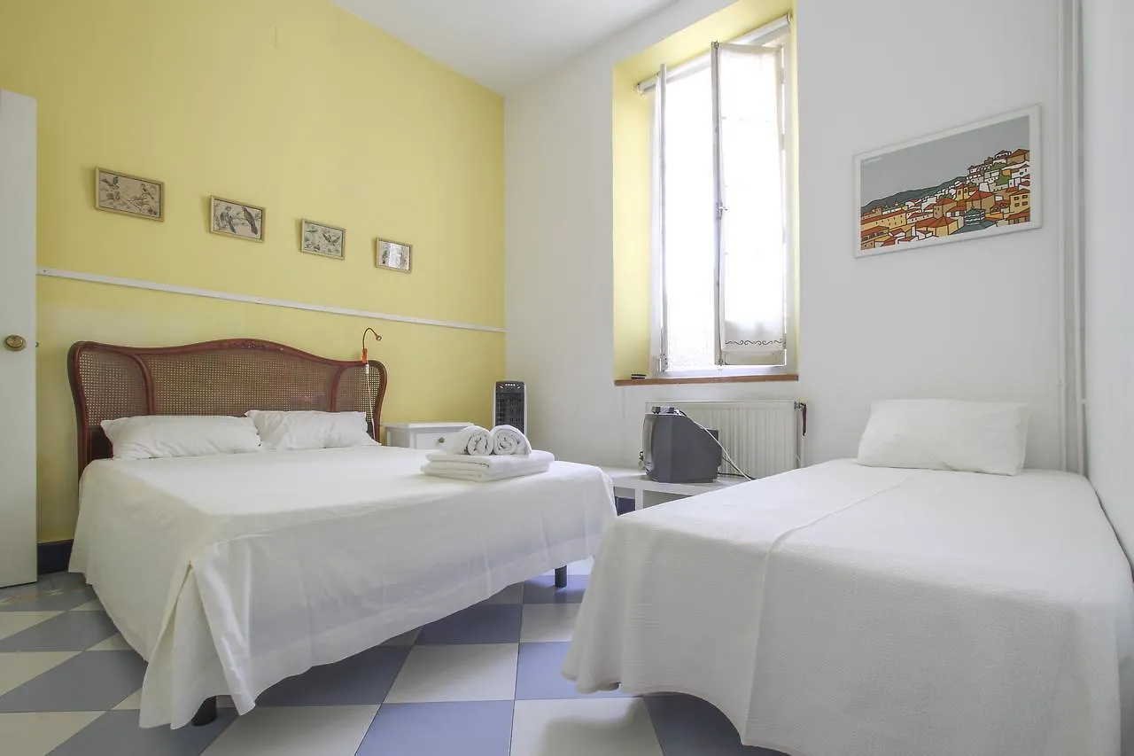 Hostal Las Acacias Malaga 2*,