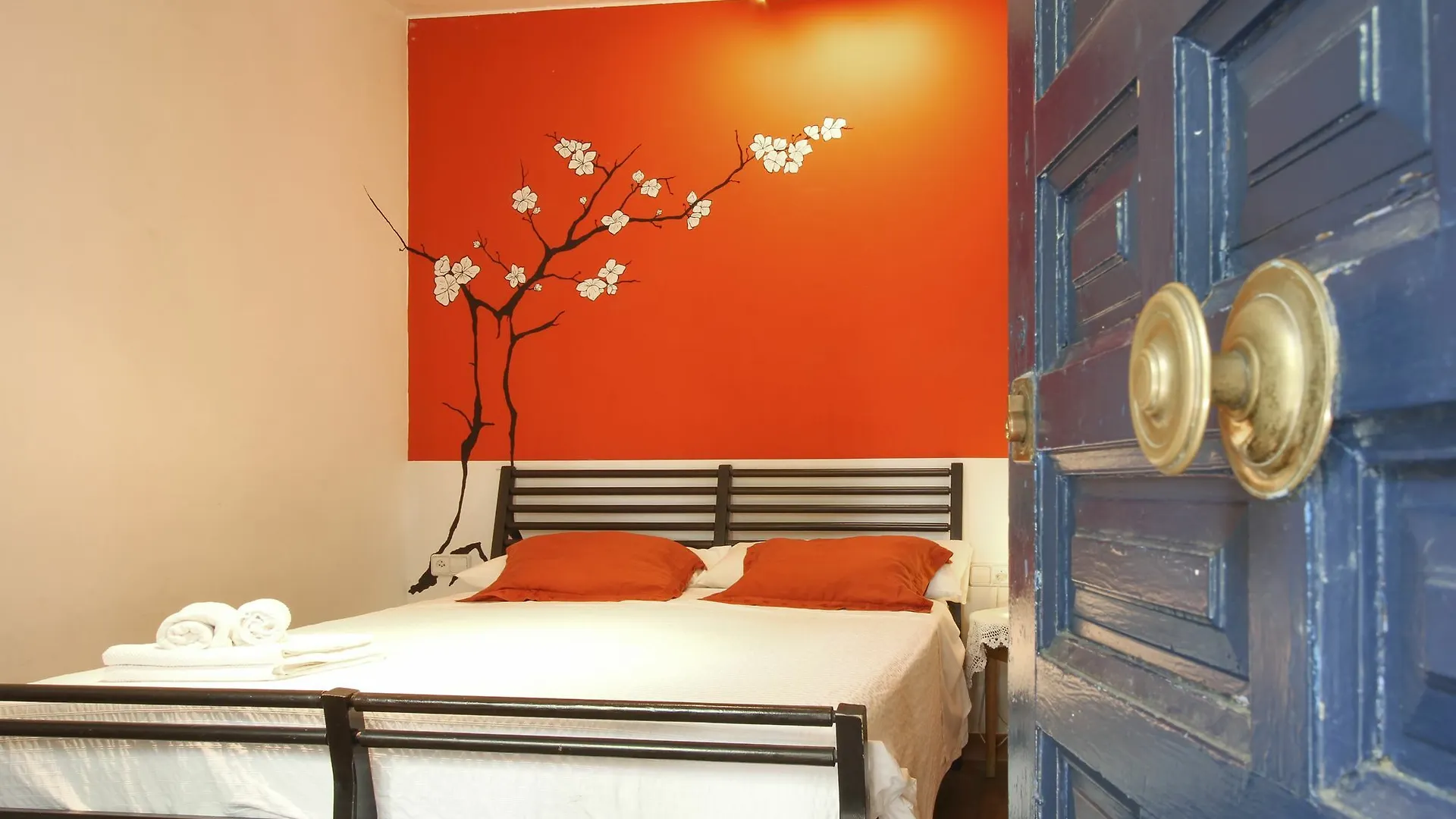Hostal Las Acacias Malaga Guest house