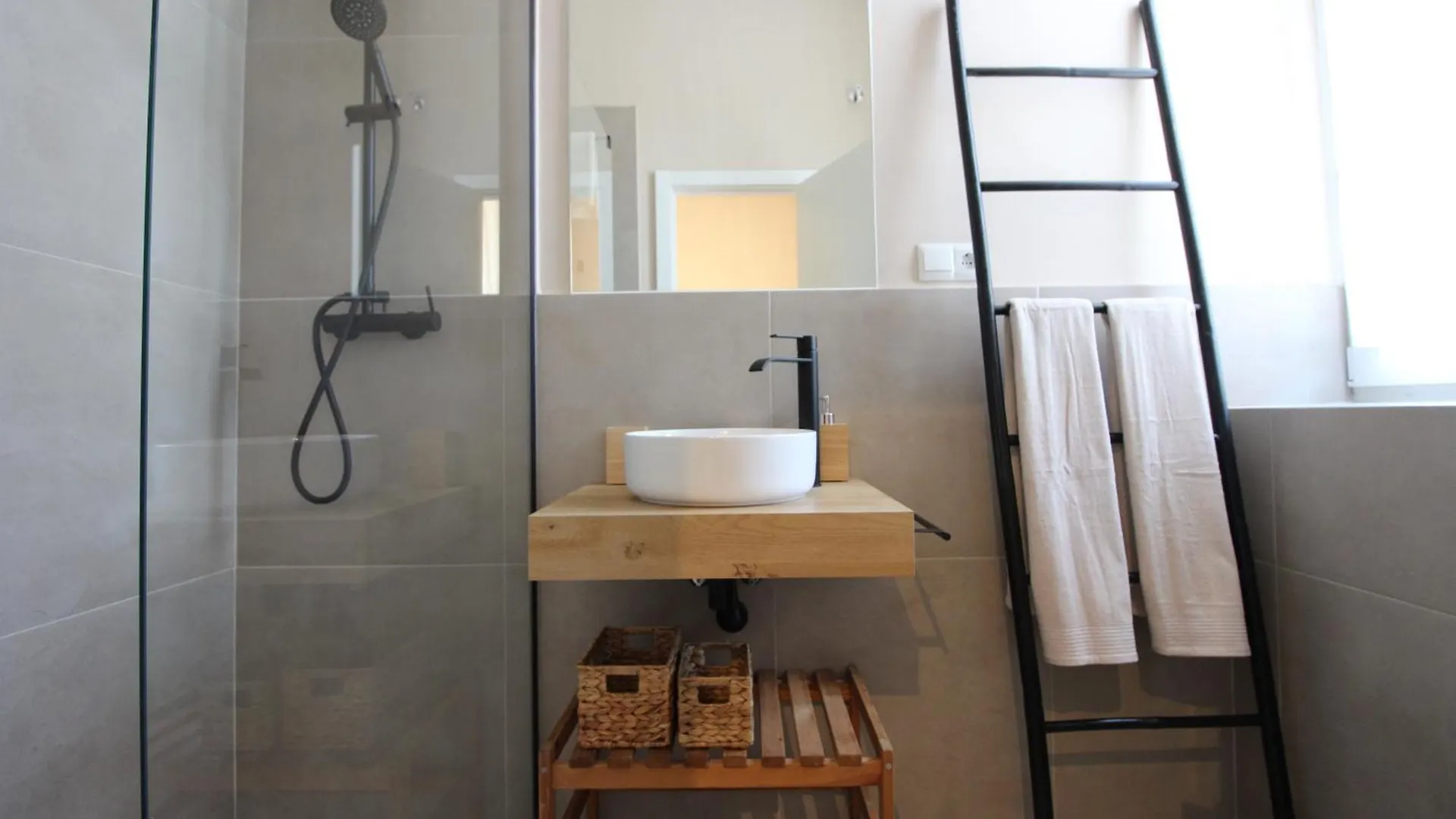 ** Konukevi Hostal Las Acacias Málaga İspanya